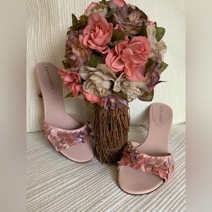 Laura Ashley Pink Slides 8.5M